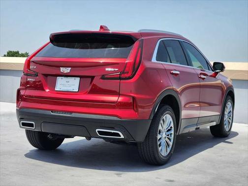2025 Cadillac XT4 Premium Luxury