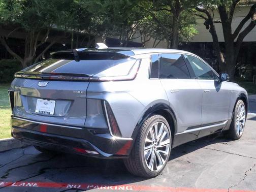 2023 Cadillac LYRIQ Luxury