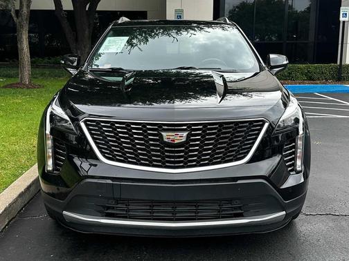 Stellar Black Metallic 2023 Cadillac XT4 Premium Luxury