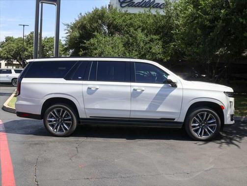 2023 Cadillac Escalade ESV Sport Platinum