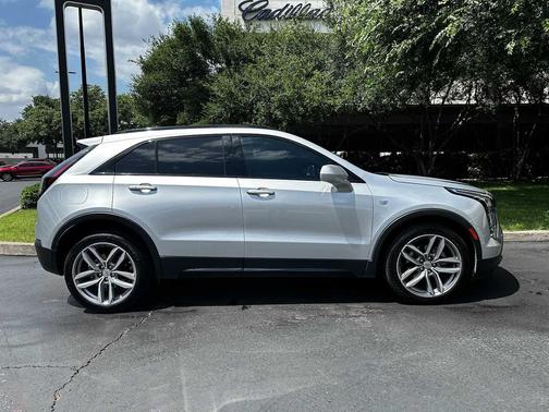 Radiant Silver Metallic 2020 Cadillac XT4 Sport