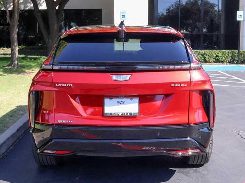 2024 Cadillac LYRIQ Sport