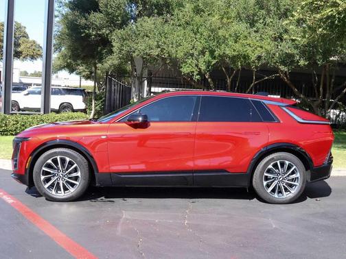 2024 Cadillac LYRIQ Sport