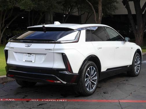 2024 Cadillac LYRIQ Sport