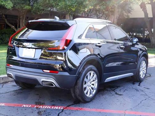 2022 Cadillac XT4 Premium Luxury