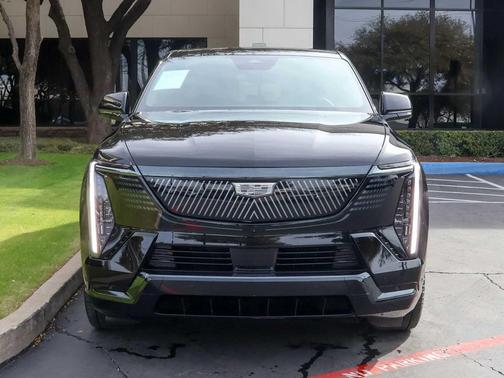 2025 Cadillac Escalade IQ Sport 1