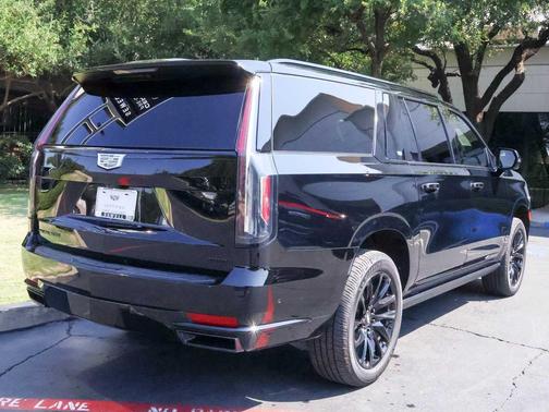 2022 Cadillac Escalade ESV Sport Platinum