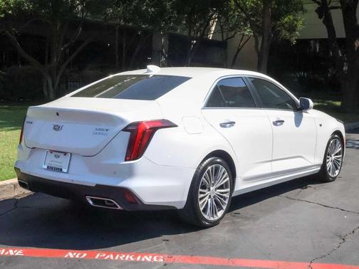 2023 Cadillac CT4 Premium Luxury