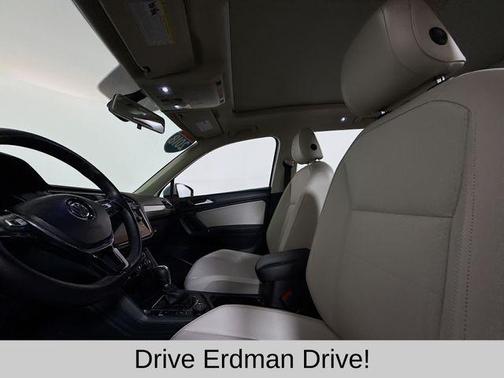 White Silver 2018 Volkswagen Tiguan 2.0T SEL