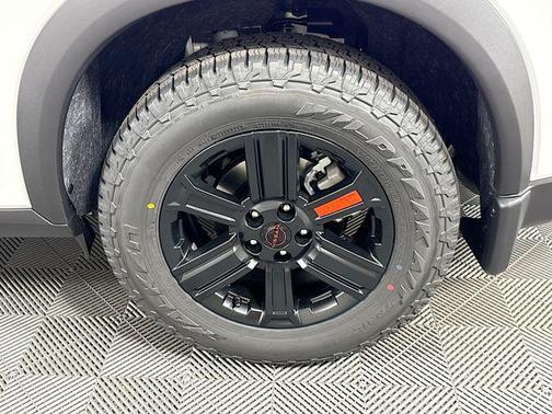 Everest White Pearl Tricoat 2026 Nissan Rogue Rock Creek
