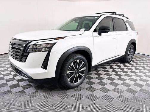 Everest White Pearl Tricoat 2026 Nissan Pathfinder Platinum