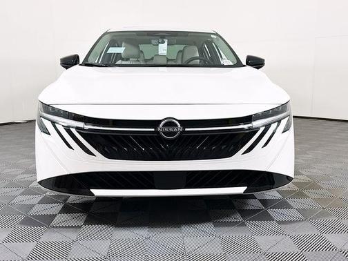 Aspen White Tricoat 2026 Nissan Sentra SL