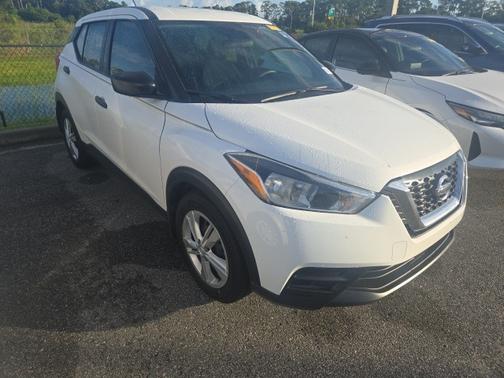 2020 Nissan Kicks S