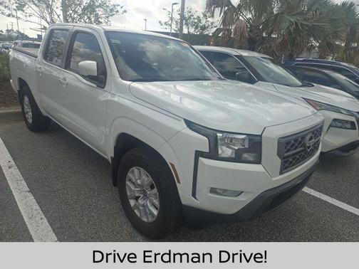 Glacier White 2024 Nissan Frontier SV