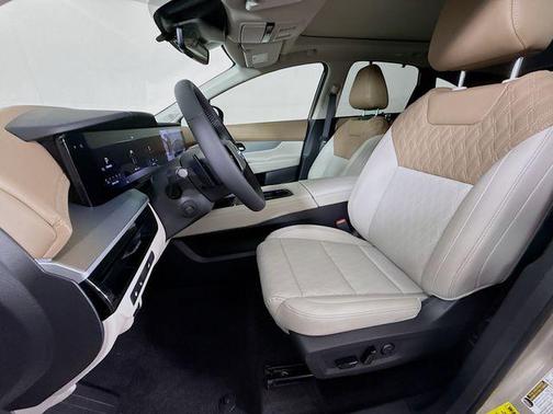 Champagne Silver Metallic 2026 Nissan Murano Platinum