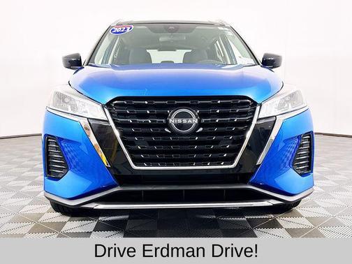 Electric Blue Metallic/Super Black 2023 Nissan Kicks SV