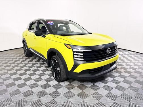 2025 Nissan Kicks SR