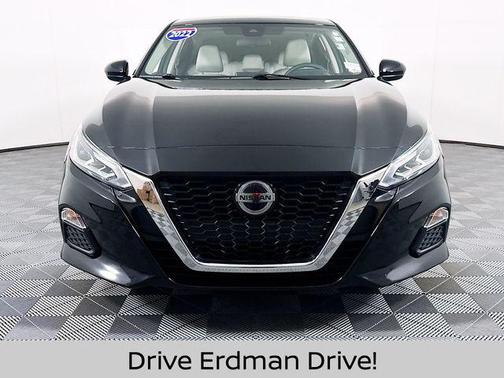 Super Black 2022 Nissan Altima 2.5 SV