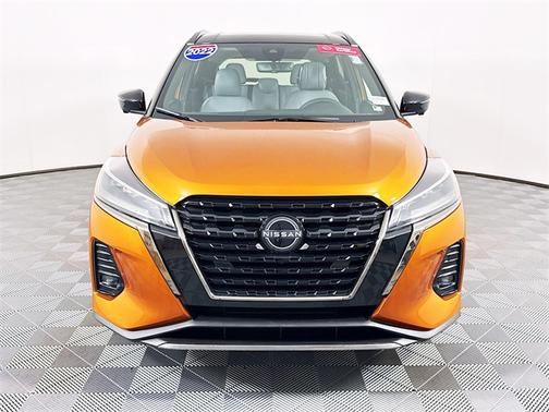 2022 Nissan Kicks SR