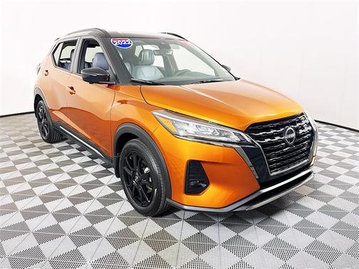 2022 Nissan Kicks SR