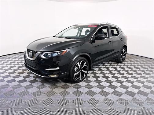 2022 Nissan Rogue Sport SL