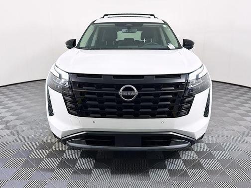 Everest White Pearl Tricoat 2026 Nissan Pathfinder SL