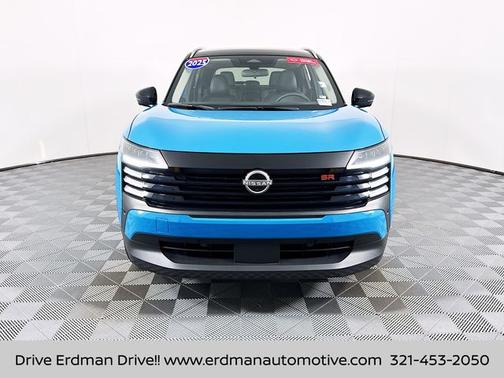 2025 Nissan Kicks SR