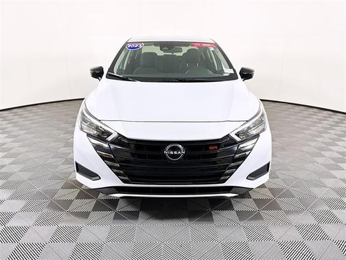2023 Nissan Versa 1.6 SR