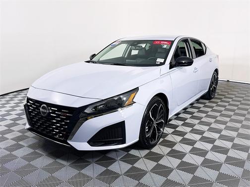 2025 Nissan Altima SR