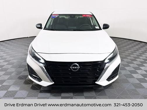 Glacier White 2025 Nissan Altima S