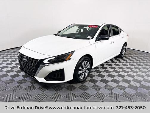 Glacier White 2025 Nissan Altima S