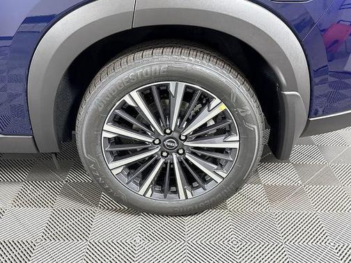 Deep Ocean Blue Pearl 2026 Nissan Pathfinder Platinum