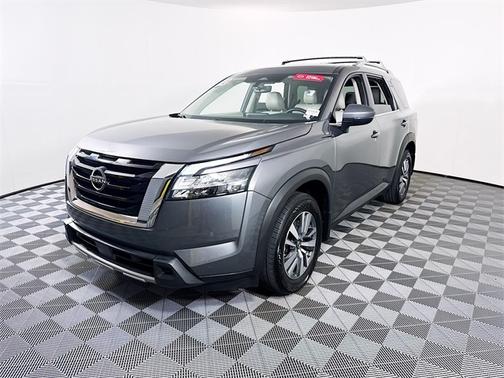 2023 Nissan Pathfinder SL