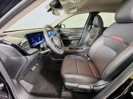 Super Black 2026 Nissan Kicks SR