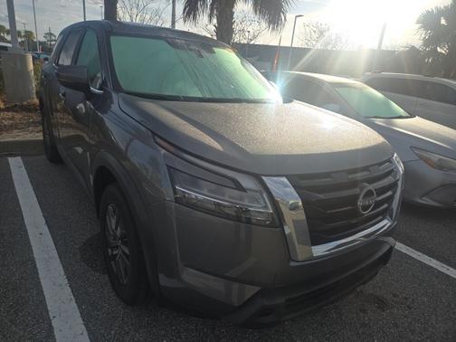 2022 Nissan Pathfinder S