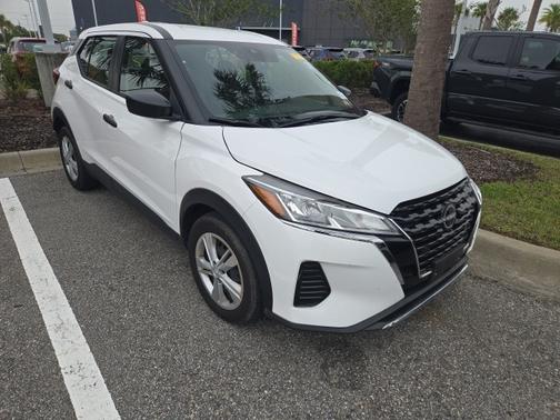 2023 Nissan Kicks S
