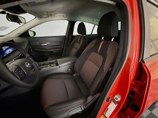 Energetic Ember/Super Black 2026 Nissan Sentra SR