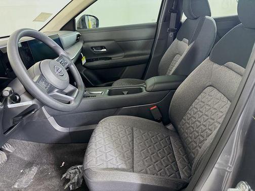 Gun Metallic 2026 Nissan Kicks SV