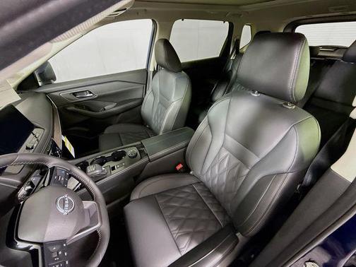 Deep Ocean Blue Pearl 2026 Nissan Rogue Platinum