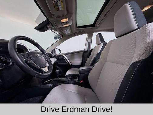 Super White 2018 Toyota RAV4 XLE