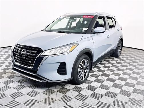 2022 Nissan Kicks SV