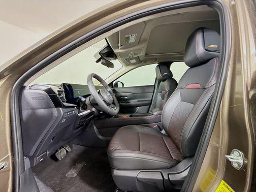 Canyon Bronze Metallic 2026 Nissan Kicks SR