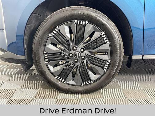 Aurora Blue Pearl Metallic/Super Black 2025 Nissan Murano Platinum