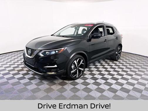 Magnetic Black Pearl 2022 Nissan Rogue Sport SL