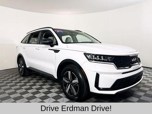 Glacial White Pearl 2023 Kia Sorento S