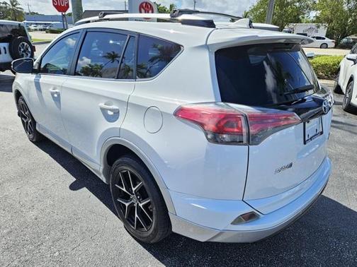 2016 Toyota RAV4 SE