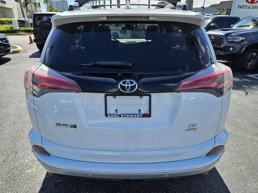 2016 Toyota RAV4 SE