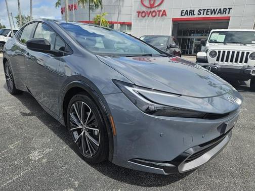 2025 Toyota Prius XLE