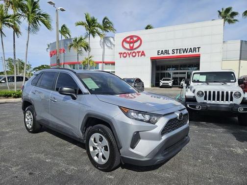 2019 Toyota RAV4 LE