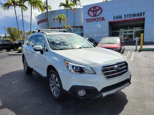 Photo 1 of 19 of 2017 Subaru Outback 3.6R Touring